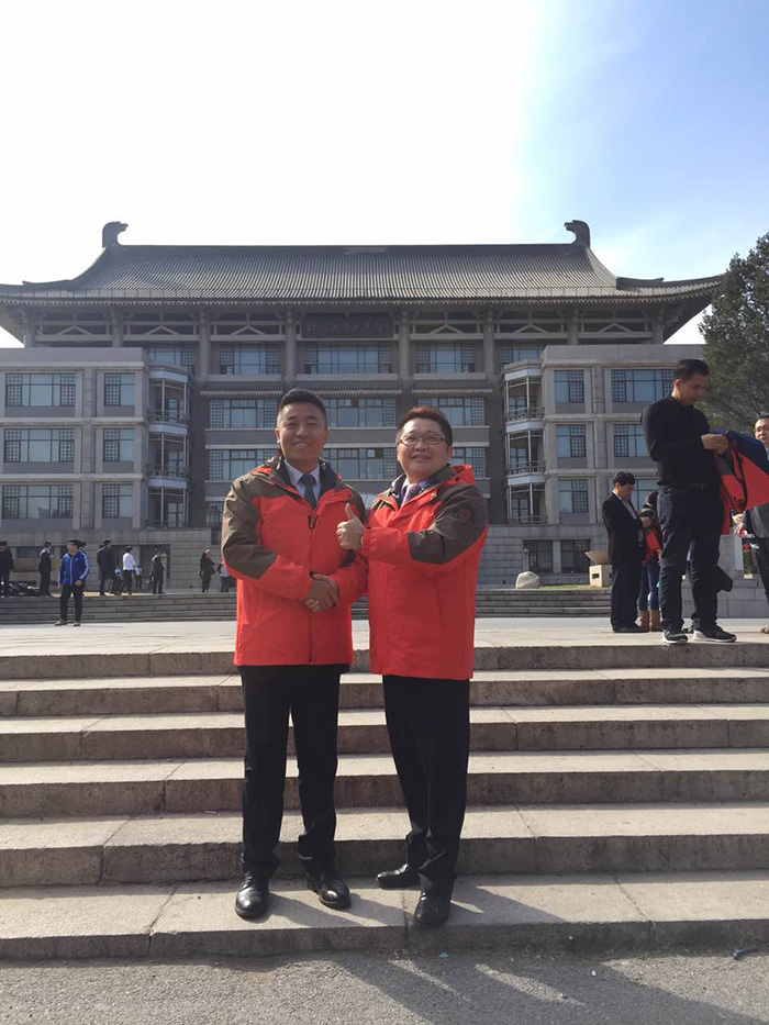 总裁班学员合影留念.jpg