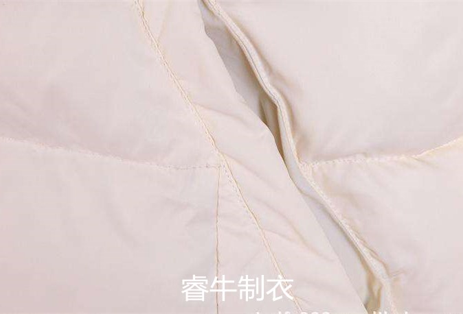如何打理白色羽绒服